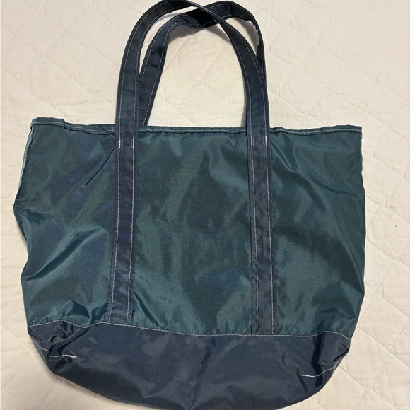 L.L. Bean Everyday Lightweight Tote Medium - Picture 2 of 3